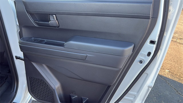 Vehicle image 26 of 29