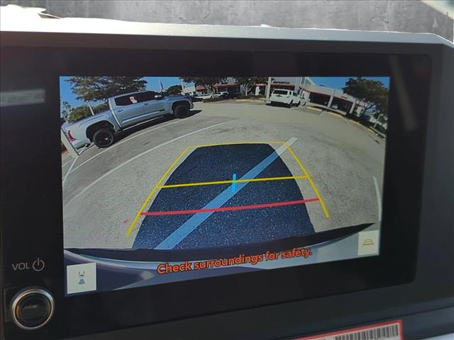 Vehicle image 13 of 18