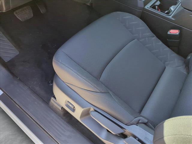 Vehicle image 4 of 18