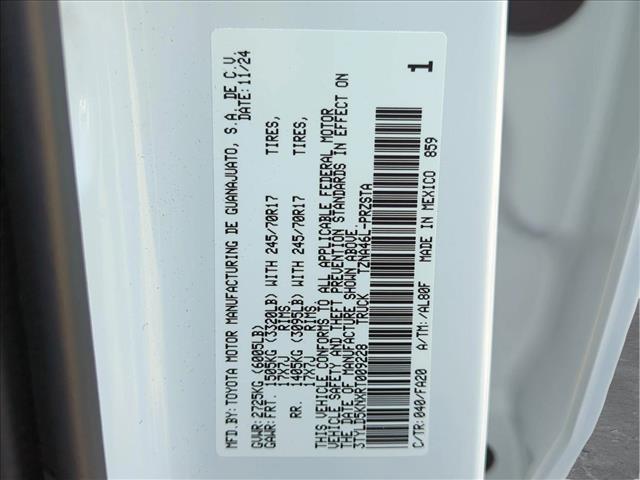 Vehicle image 18 of 18