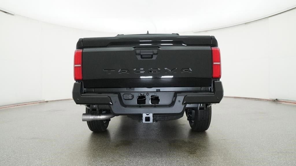 Vehicle image 23 of 33