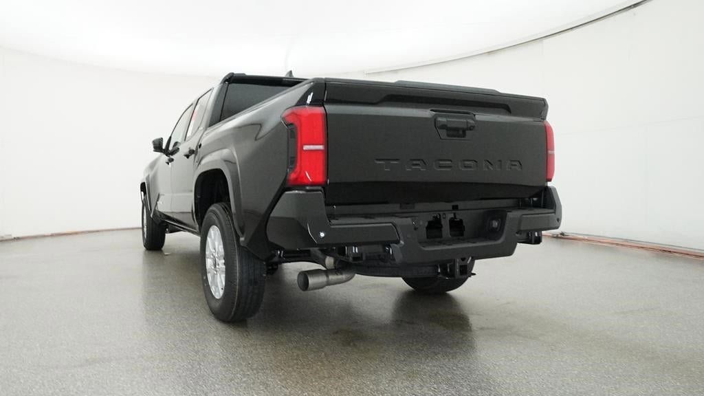 Vehicle image 27 of 33