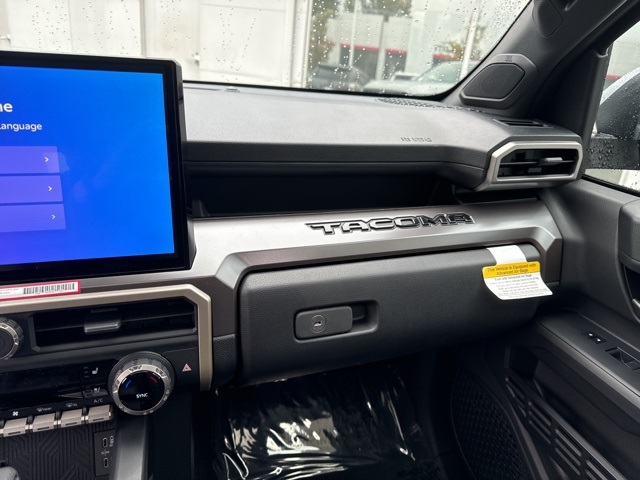 Vehicle image 17 of 20