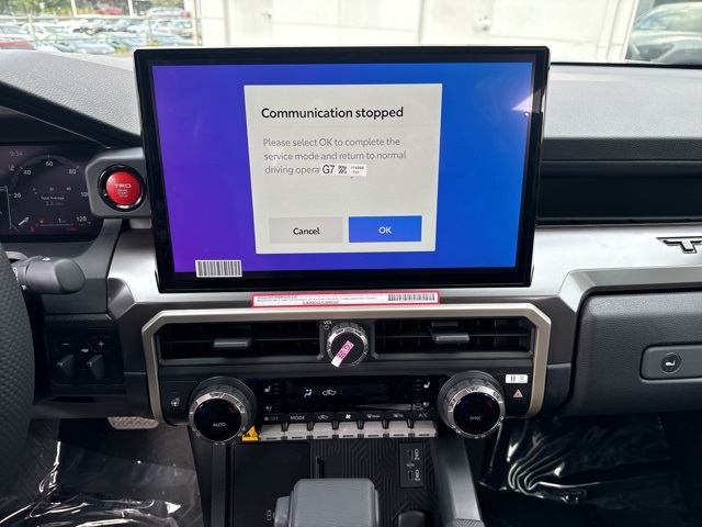 Vehicle image 18 of 23