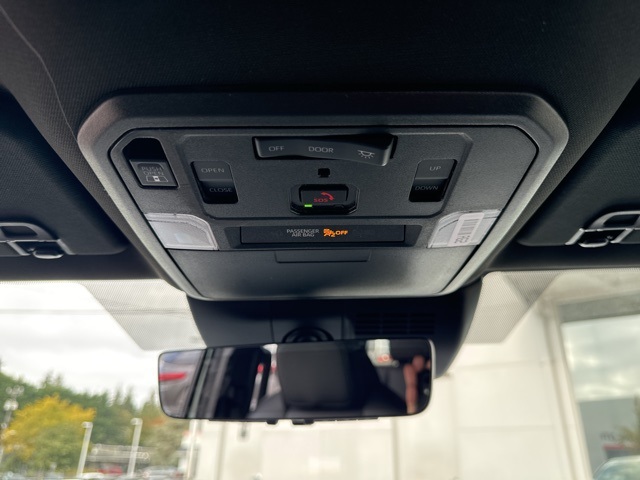 Vehicle image 20 of 23