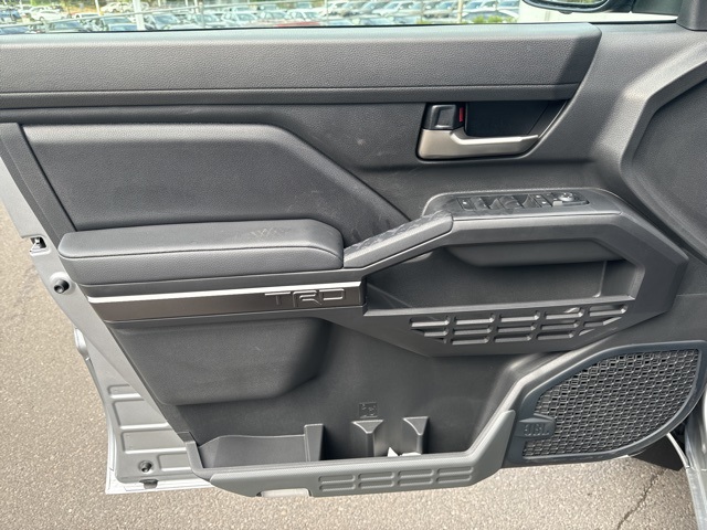 Vehicle image 10 of 23