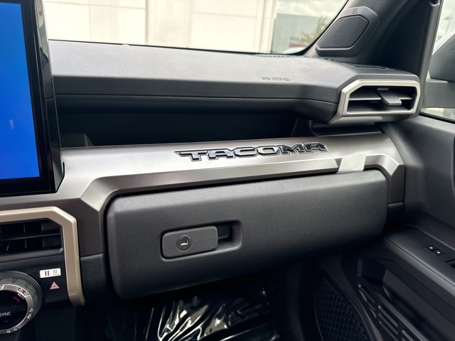 Vehicle image 19 of 23