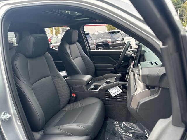Vehicle image 22 of 23