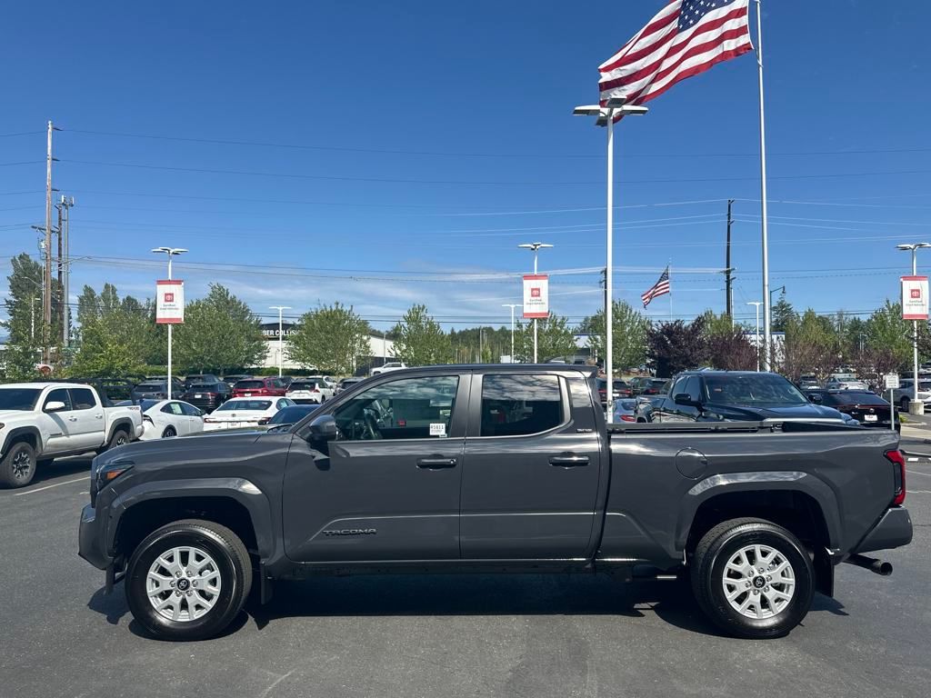 Vehicle image 8 of 28