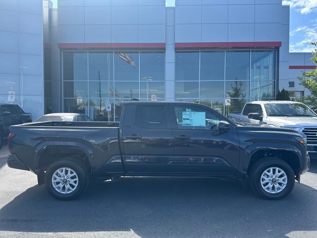 Vehicle image 4 of 28