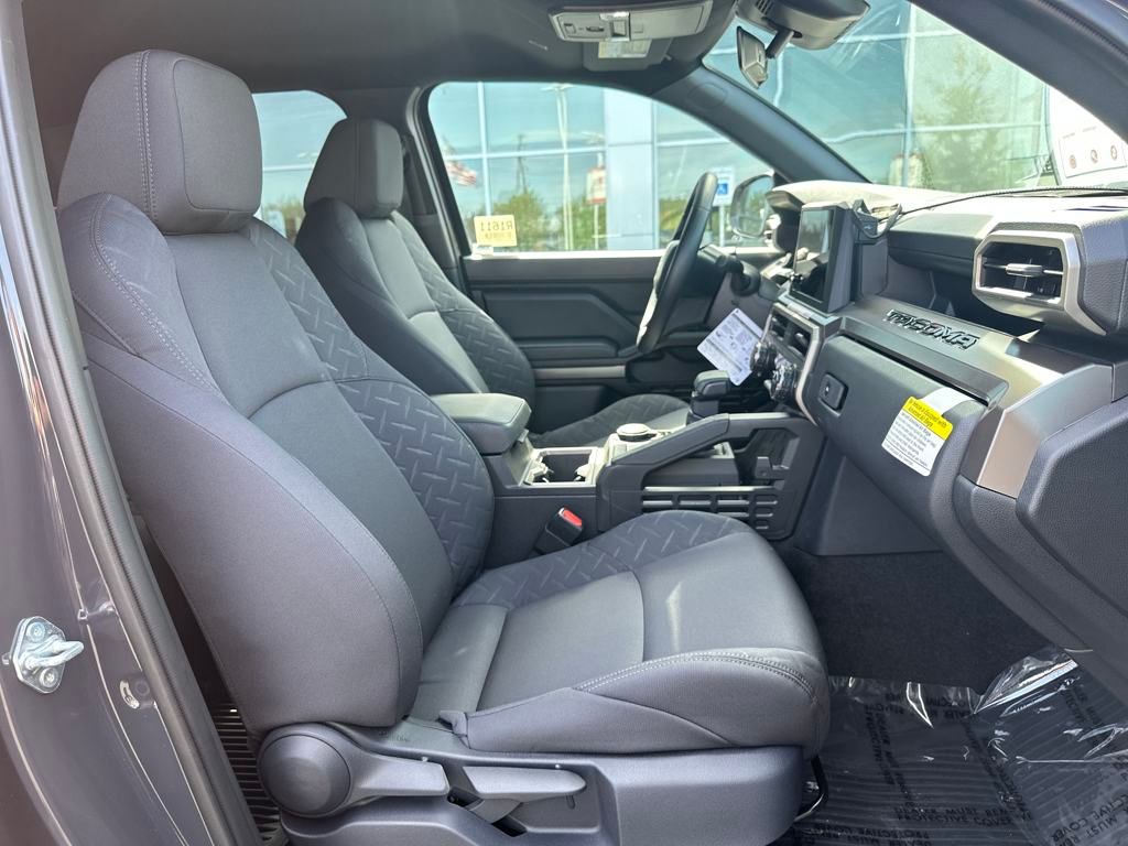 Vehicle image 15 of 28