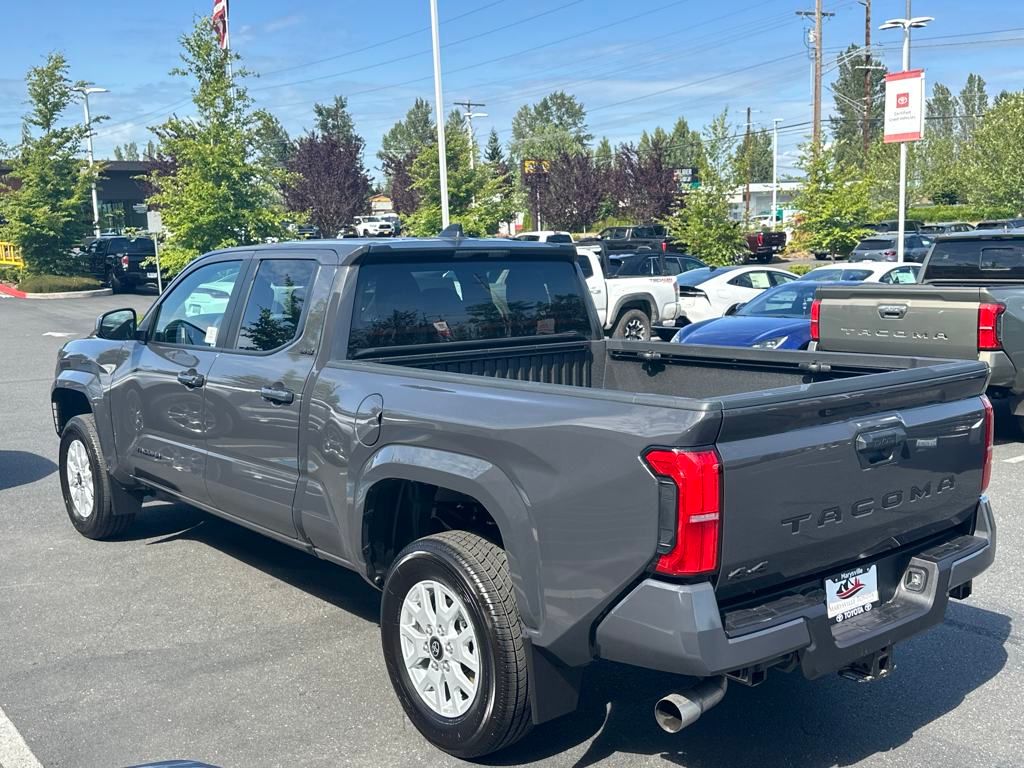 Vehicle image 7 of 28