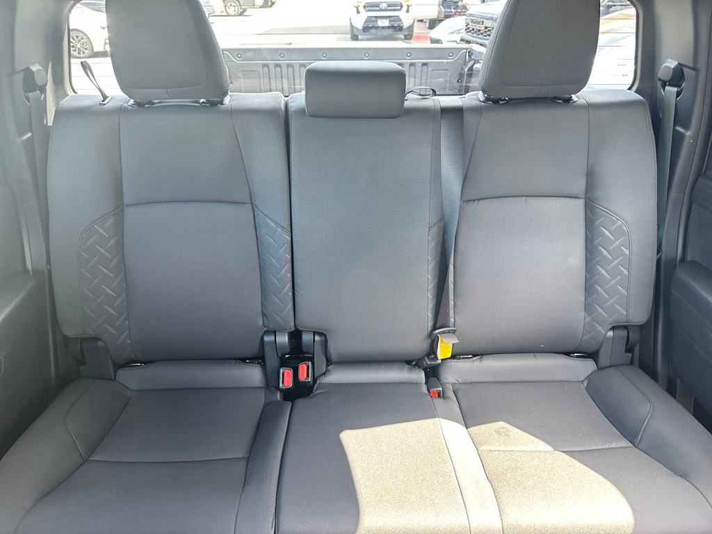 Vehicle image 16 of 28