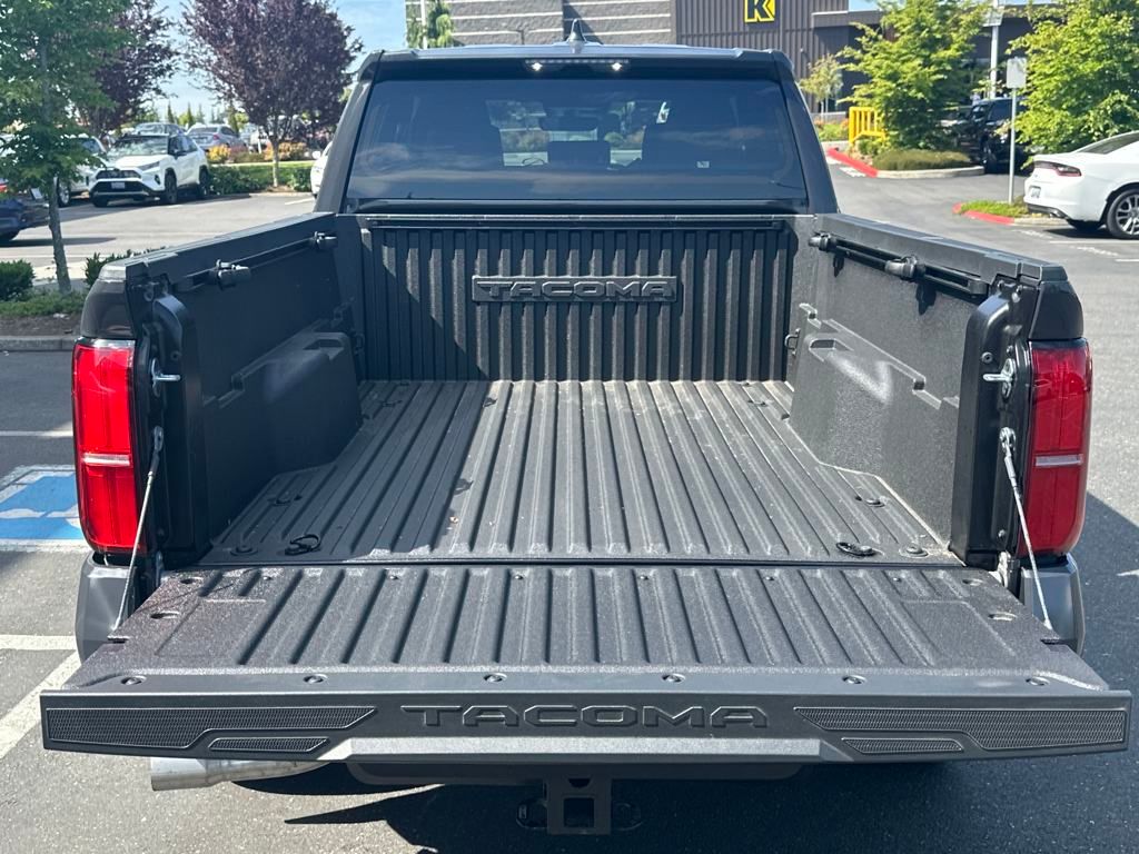 Vehicle image 12 of 28
