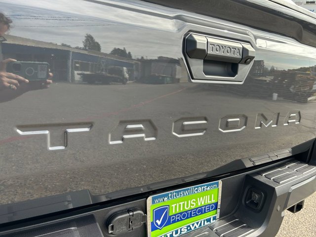 Vehicle image 32 of 37