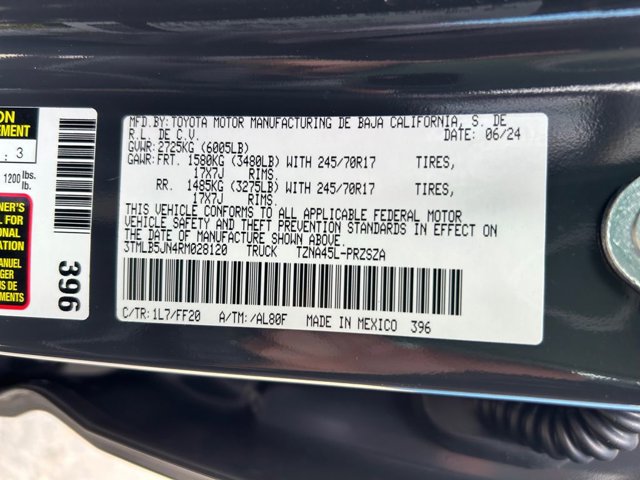 Vehicle image 34 of 37