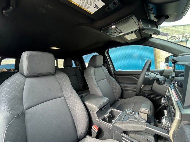 Vehicle image 27 of 37