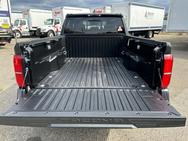 Vehicle image 24 of 37
