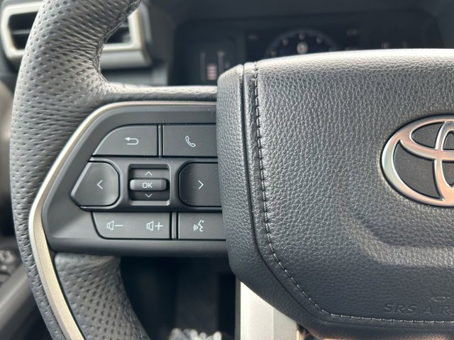 Vehicle image 17 of 37