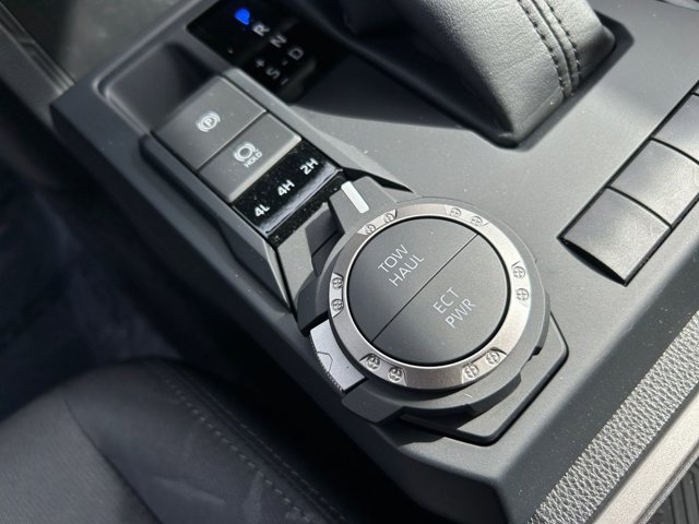Vehicle image 36 of 37