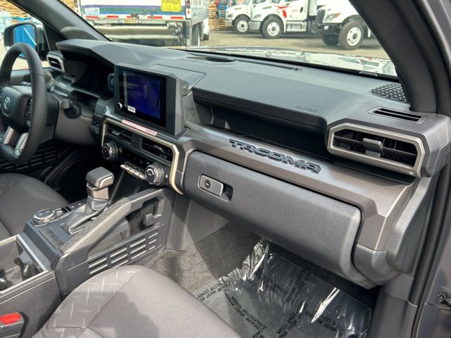 Vehicle image 26 of 37