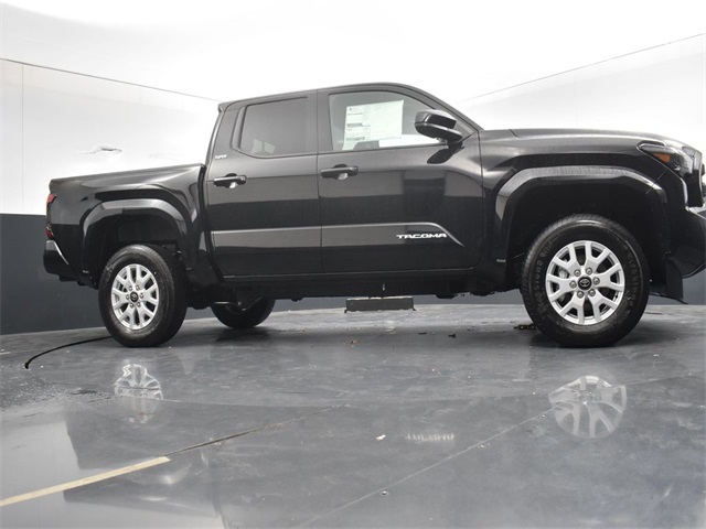 Vehicle image 25 of 42