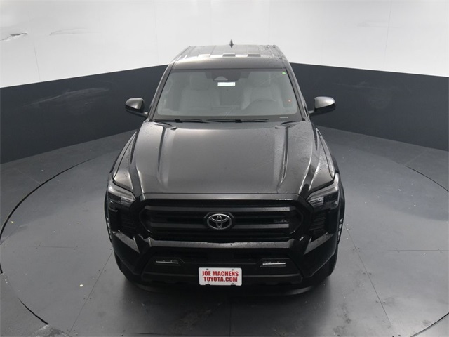 Vehicle image 7 of 42