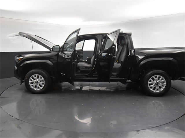 Vehicle image 27 of 42