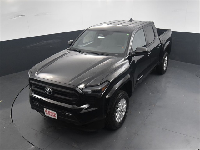 Vehicle image 5 of 42