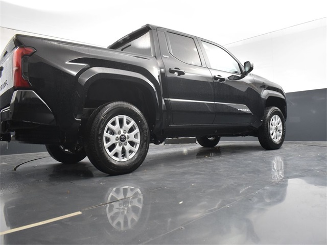 Vehicle image 15 of 42
