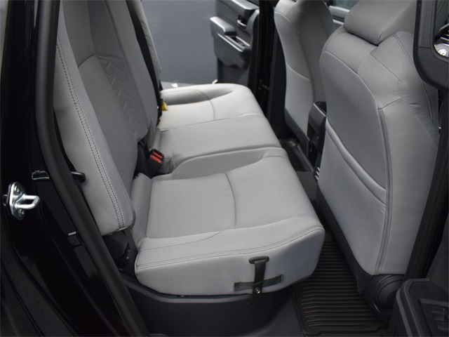 Vehicle image 33 of 42