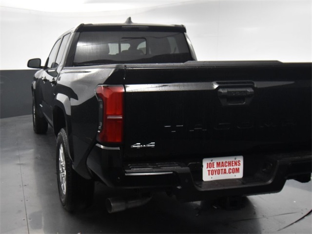 Vehicle image 28 of 42