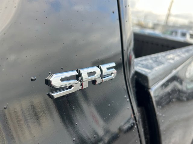 Vehicle image 31 of 37