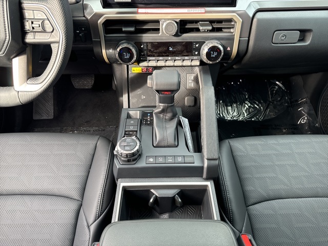 Vehicle image 13 of 20