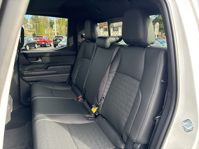 Vehicle image 10 of 20