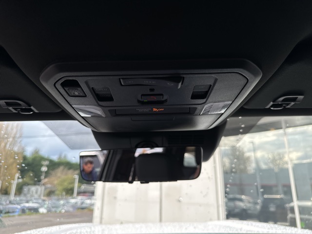 Vehicle image 15 of 20