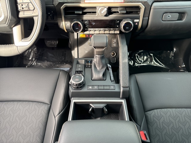Vehicle image 14 of 23
