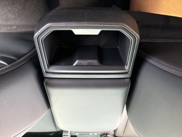 Vehicle image 13 of 23