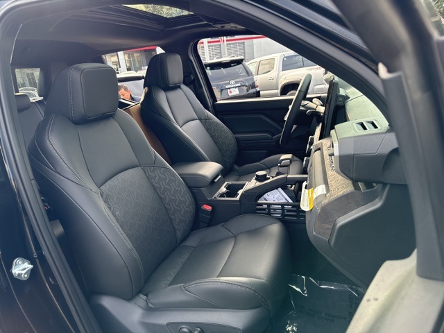 Vehicle image 22 of 23