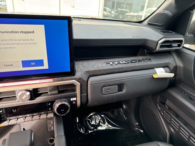 Vehicle image 16 of 23