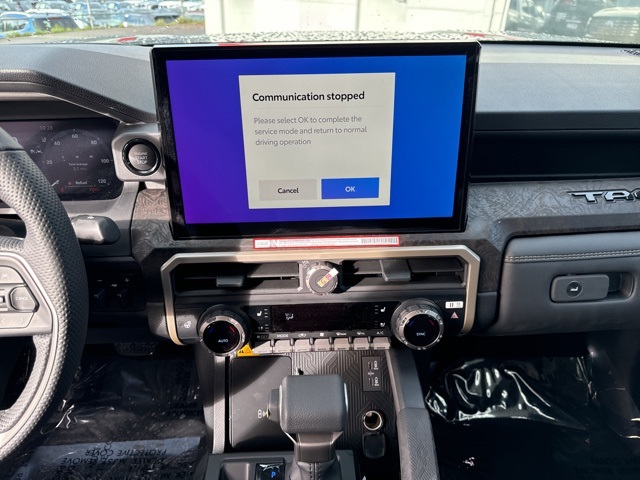 Vehicle image 15 of 23