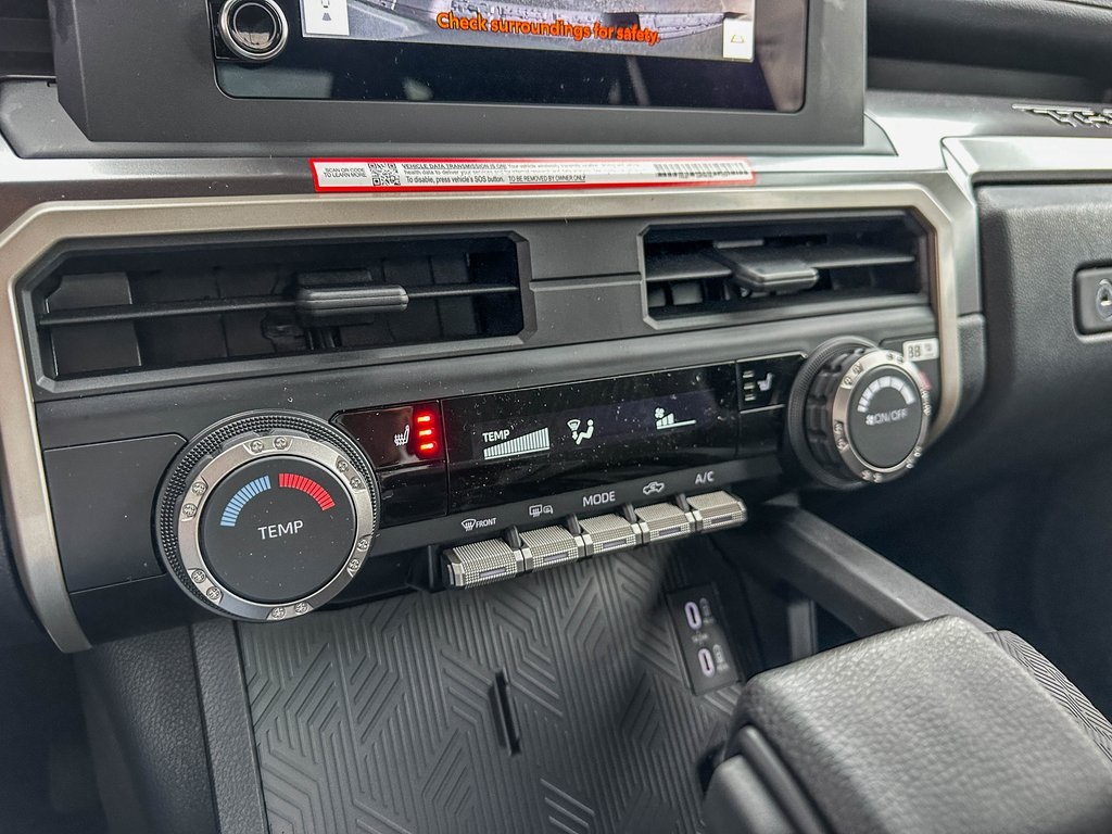 Vehicle image 17 of 21