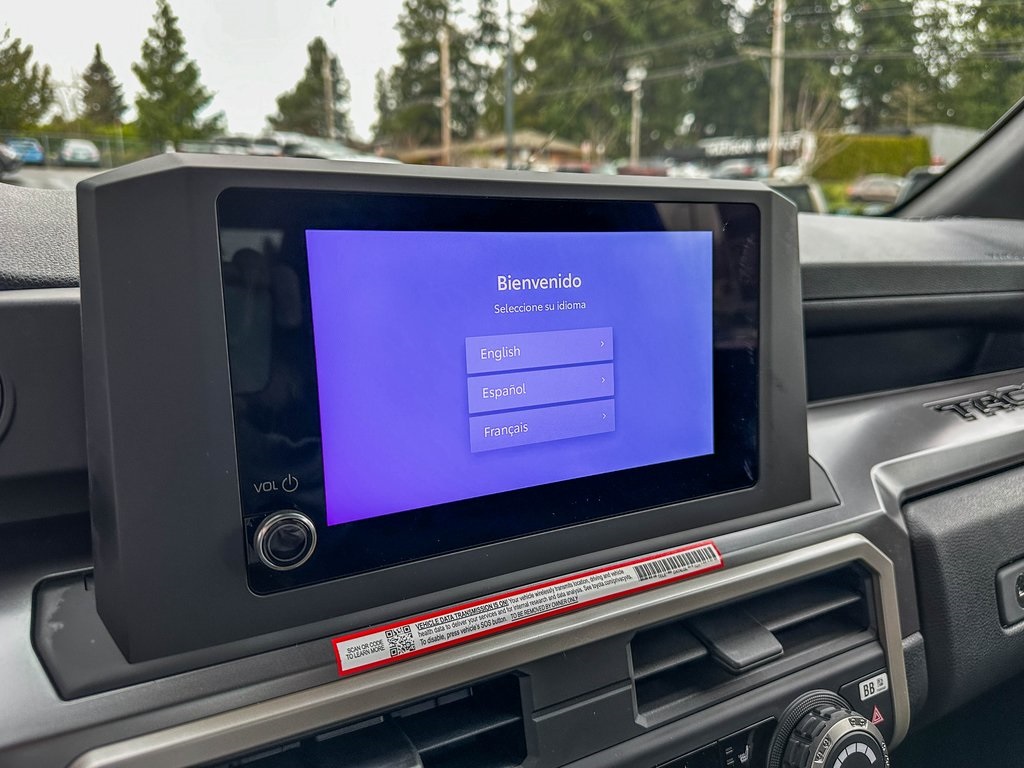 Vehicle image 15 of 21