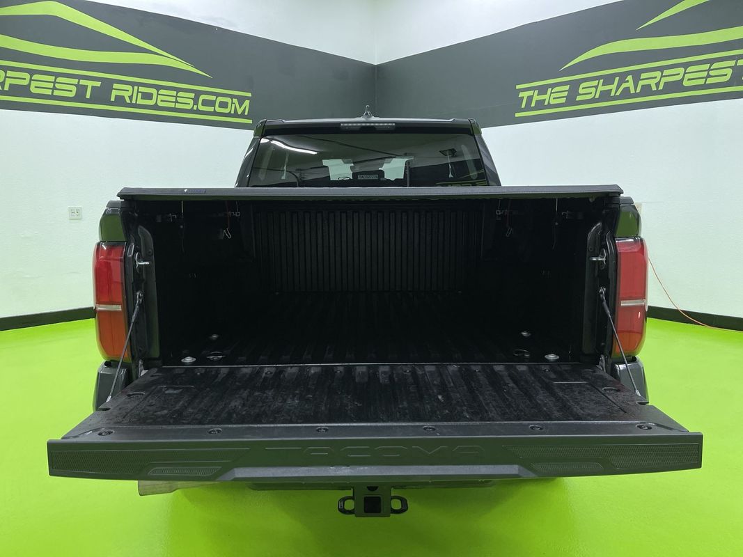 Vehicle image 11 of 29