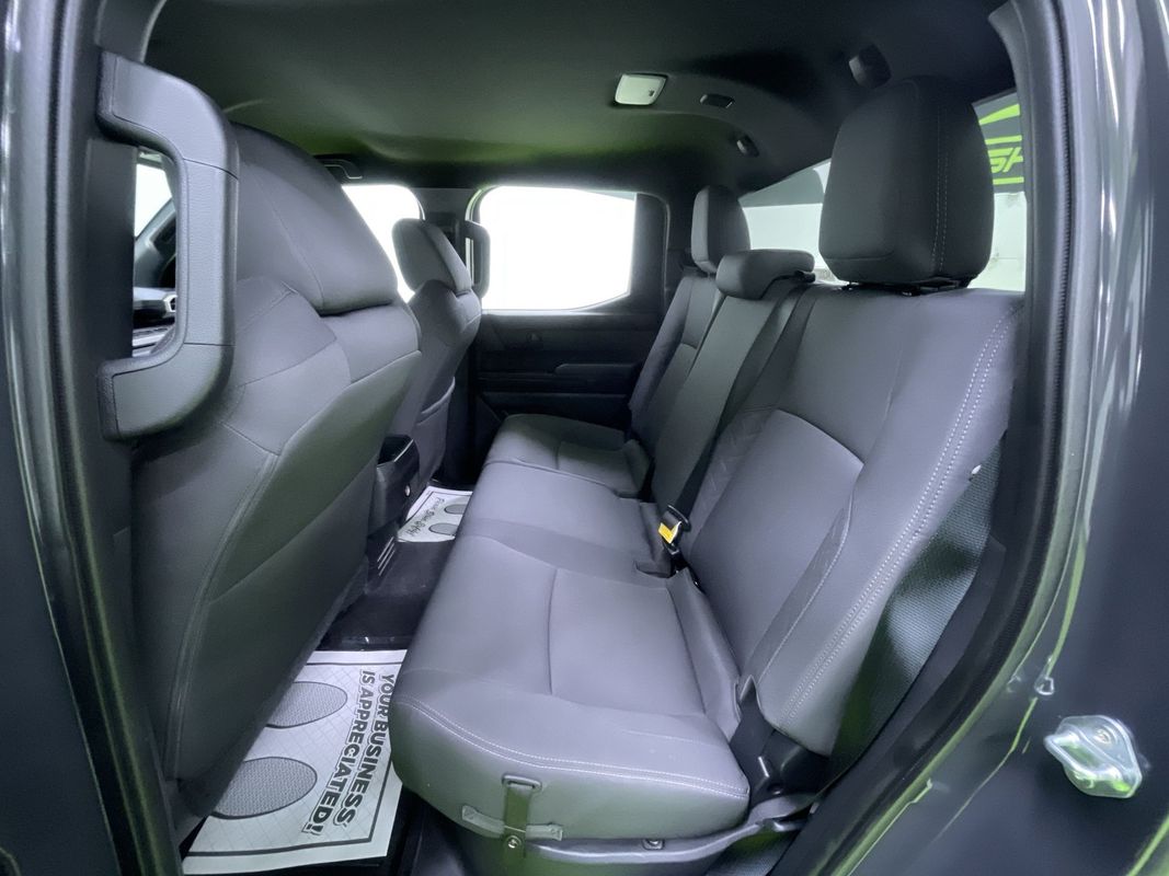Vehicle image 26 of 29