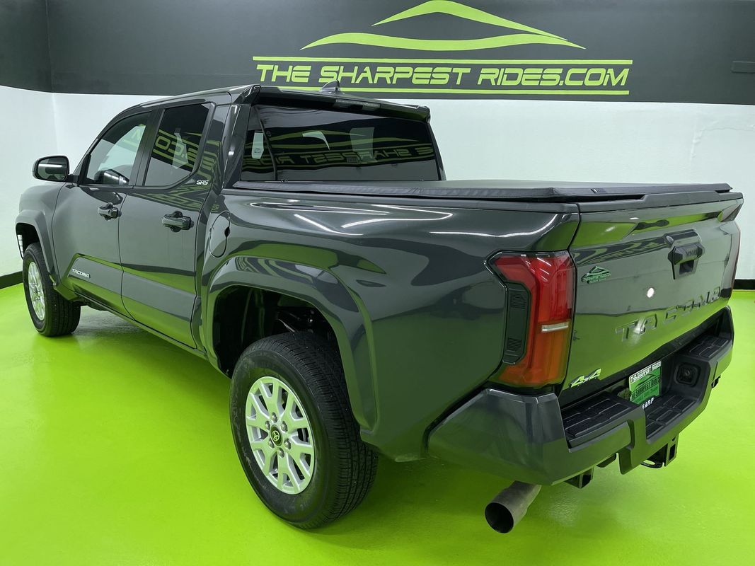 Vehicle image 8 of 29