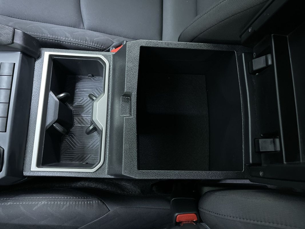 Vehicle image 25 of 29