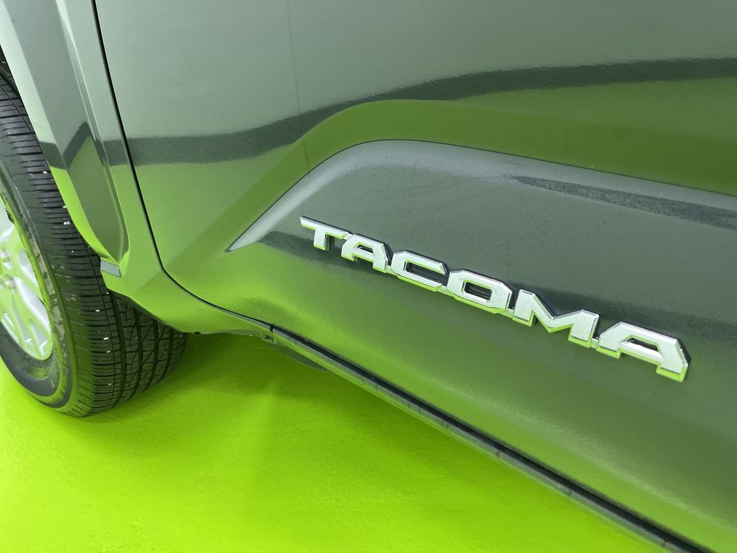 Vehicle image 13 of 29