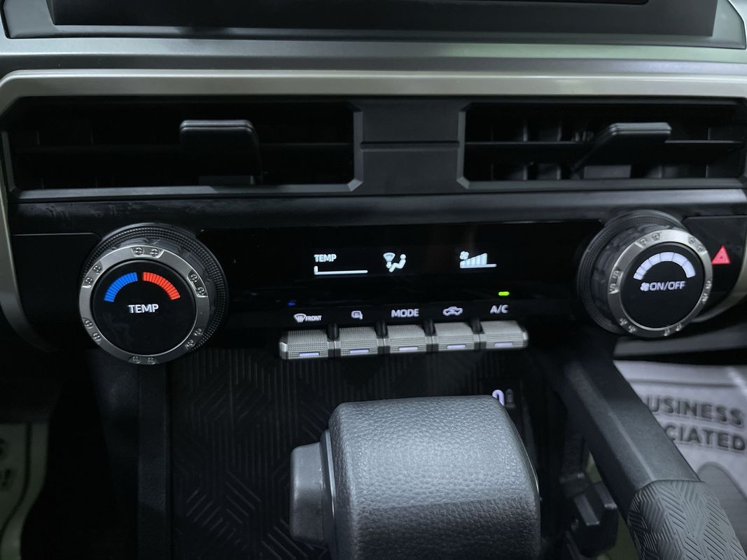 Vehicle image 23 of 29