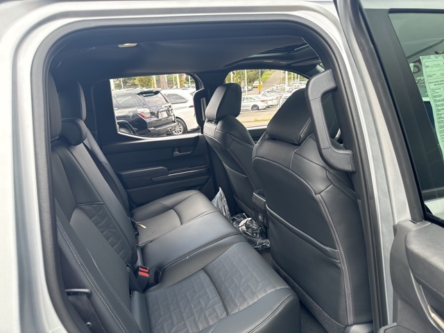 Vehicle image 13 of 23